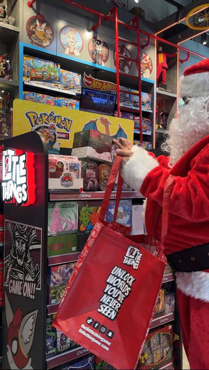 Küçük Şeyler Tatil Büyüsünü Getiriyor: Holly Jolly Santa Teslimat için Kapınıza