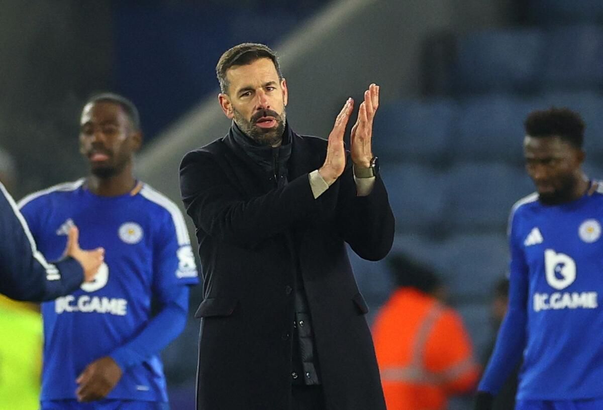 Leicester Patronu Van Nistelrooy Galibiyetten Memnun Ama Ayakları Yerde Tutuyor