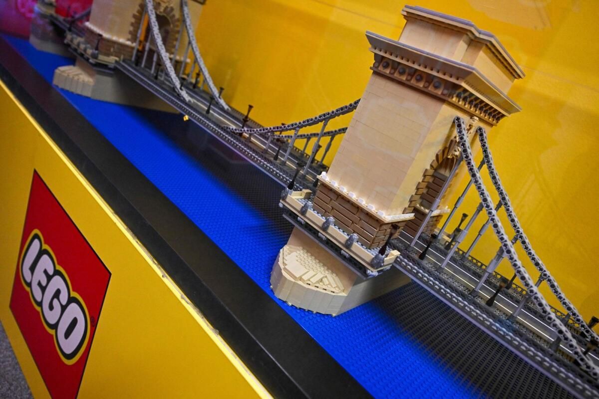 Macar Lego Sanatçısı Çok Görkemli Tasarımlarıyla Büyüledi