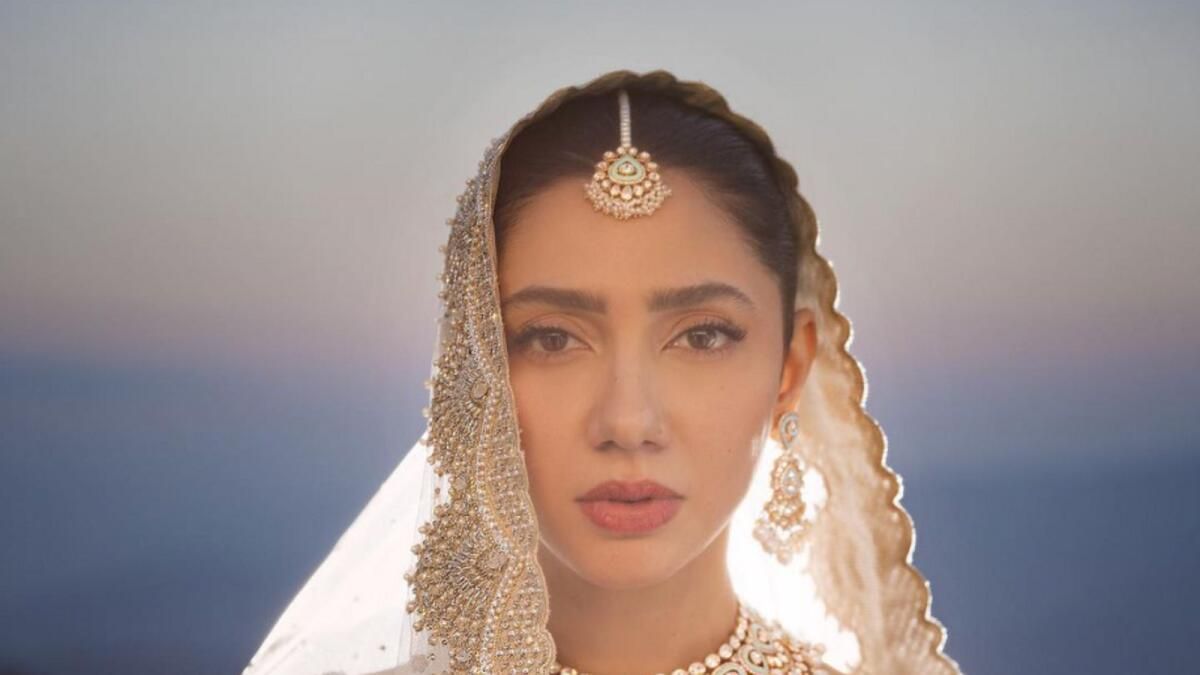 Mahira Khan, Shahrukh Khan'ın Sorularını Yanıtlıyor: 'Bana Sormayı Bırak'