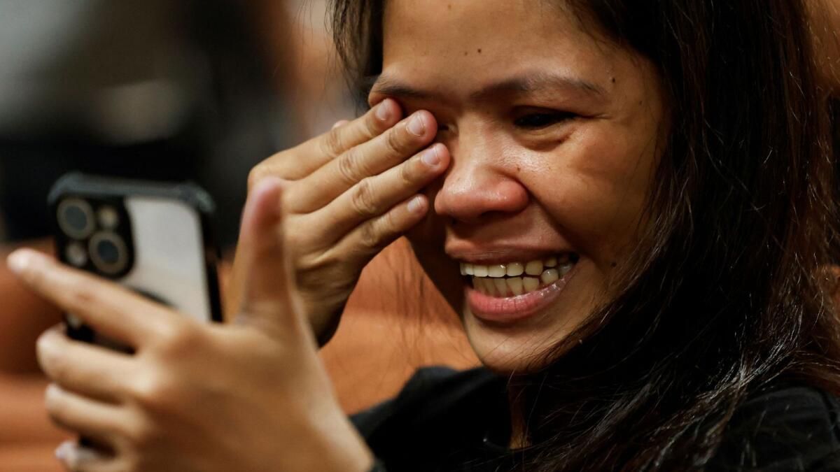 'Benim için Yeni Bir Hayat': Endonezya'daki Filipinli İdam Cezası Filipinli Yetkililere Teslim Edildi