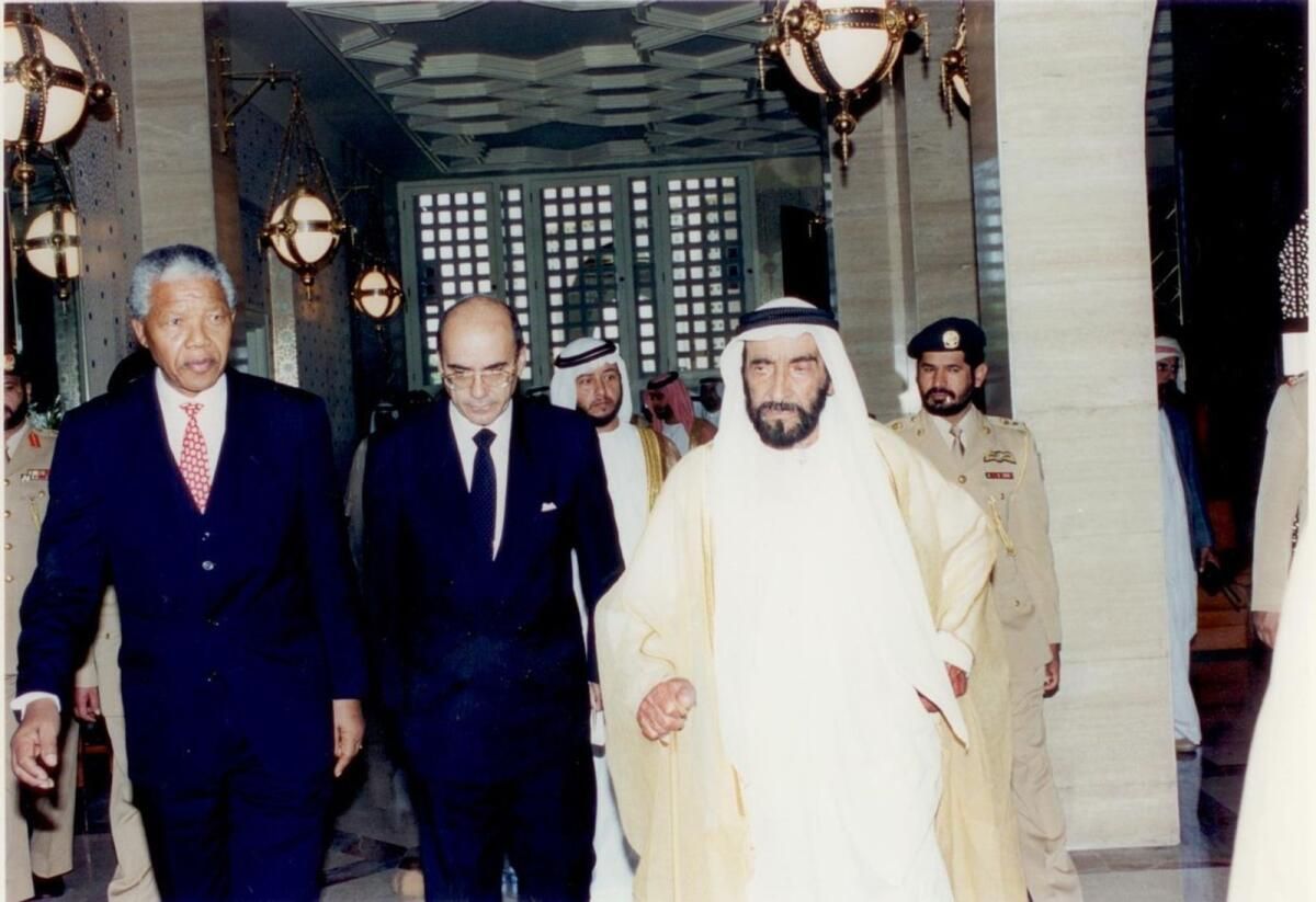 Şeyh Zayed'in Yanındaki Adam