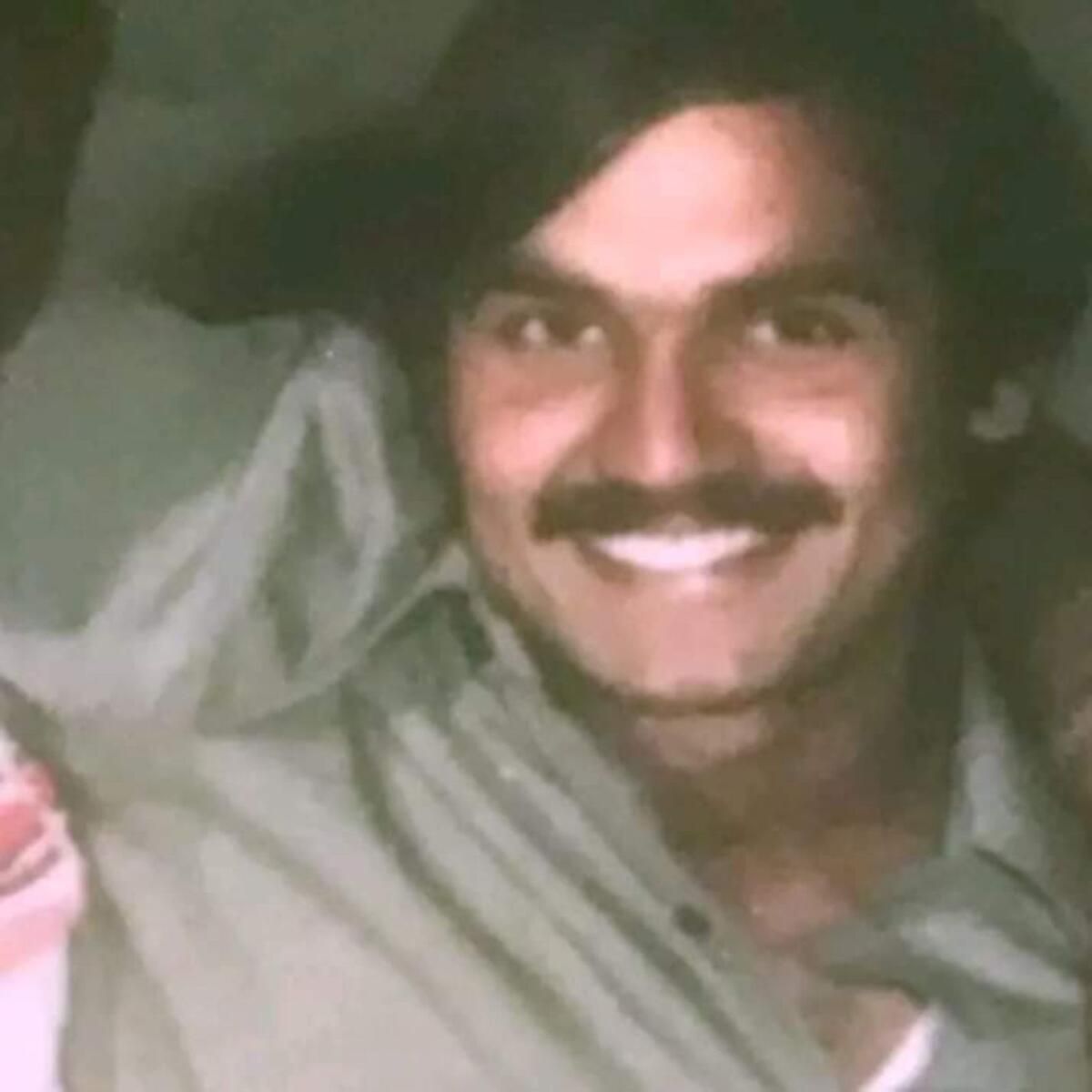 Dubai: Pakistan'daki Adam 46 Yıldır Kayıp Olan Kardeşini Bulmak için Yardım İstiyor