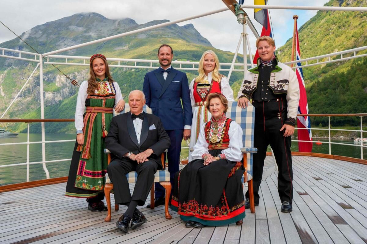 Norveç Kraliyetleri için 'En Büyük Skandal' İle Sarsılan Zor Yıl