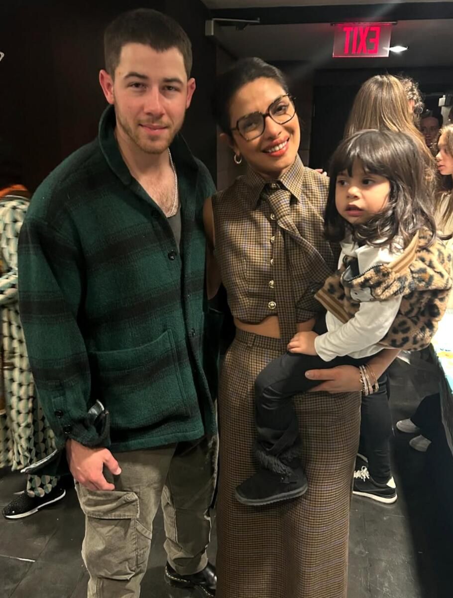Priyanka Chopra, Nick Jonas 6. Evlilik Yıldönümünü Kutladı