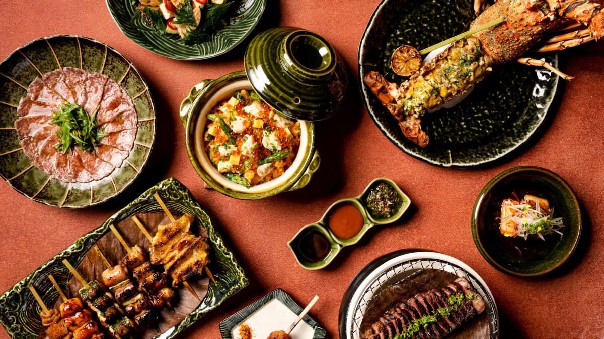 Restoran İncelemesi: Japonya'nın Mutfak Ruhu, Strawfire'da Abu Dabi'nin Zarafetiyle Buluşuyor
