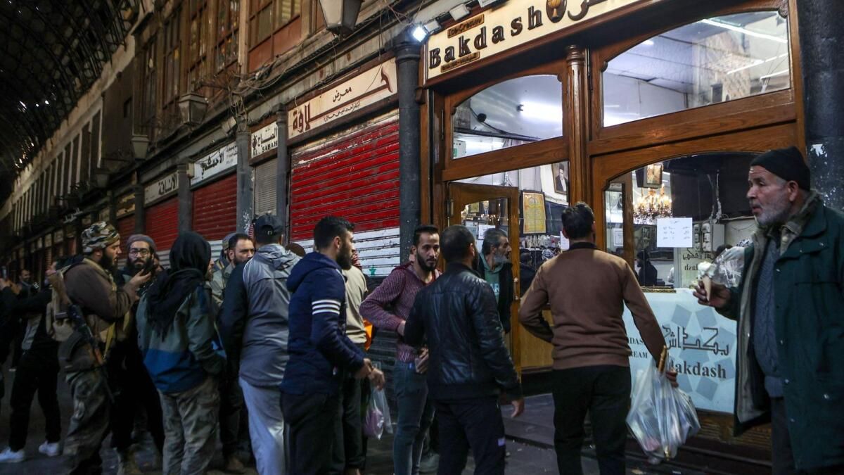 Suriyeliler Ünlü Şam Dondurma Salonunda Özgürlüğü Tadıyor