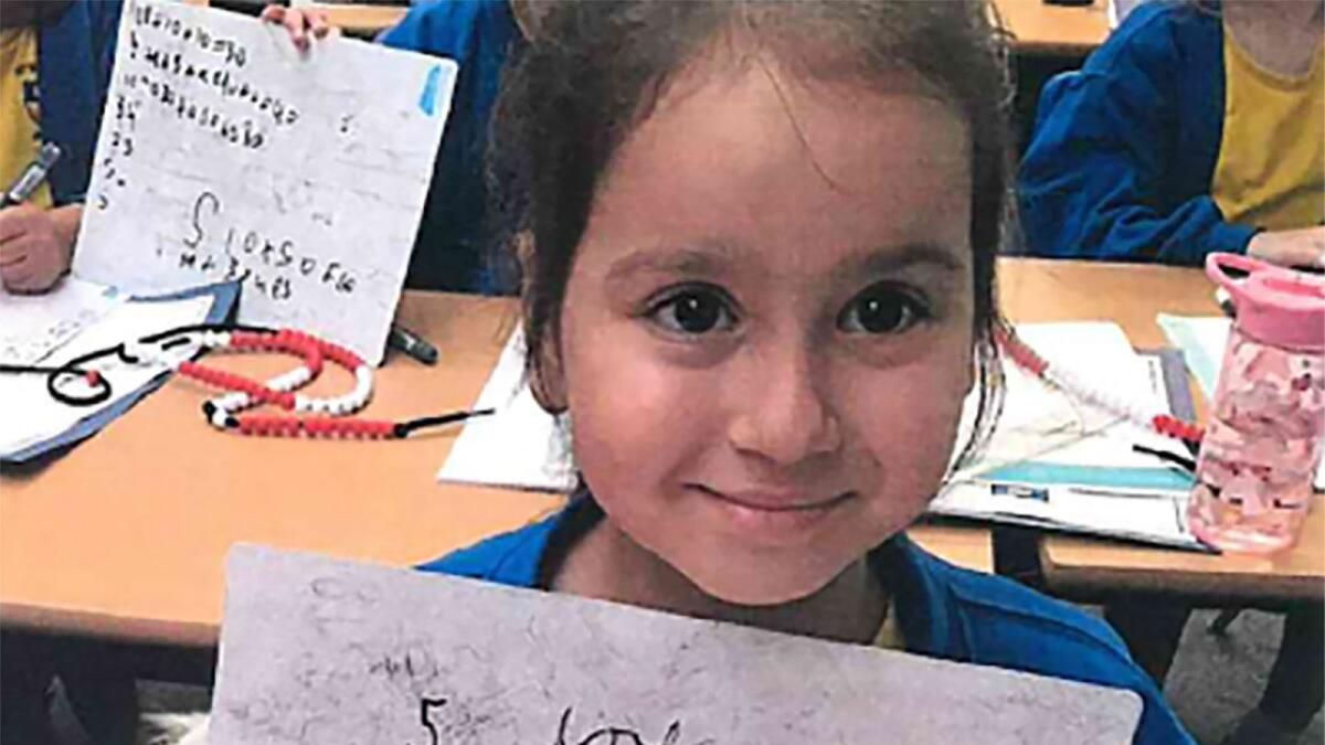 Öldürülen İngiliz Pakistanlı Kızın Babası ve Üvey Annesi Ömür Boyu Hapse Atıldı