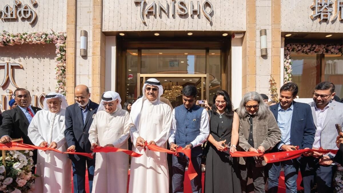 Tanishq, Dubai Gold Souk Extension'daki En Büyük Amiral Gemisi Butiğini Tanıttı