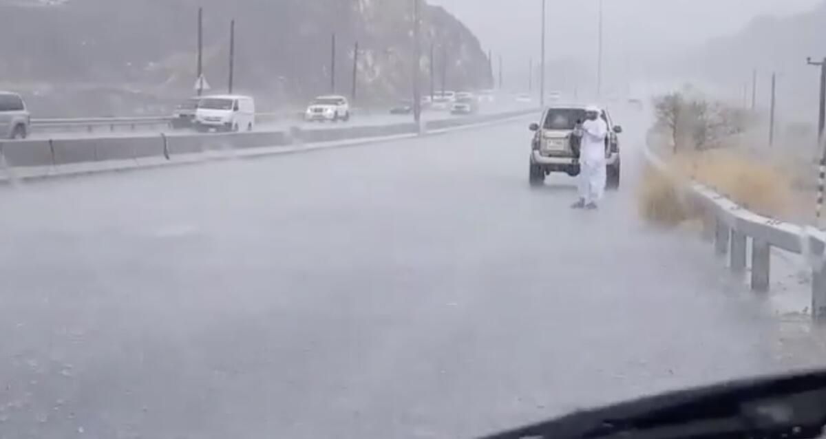 BAE, Umman'daki Vatandaşları Şiddetli Yağışların Ortasında Temkinli Olmaya Çağırıyor