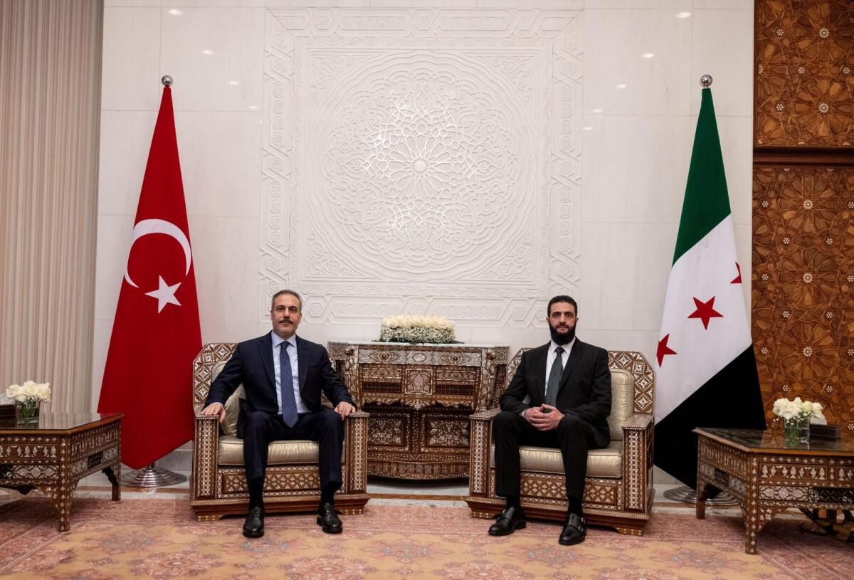 Suriye'nin Yeni Lideri Tüm Silahların 'Devlet Kontrolüne' Gireceğini Söyledi