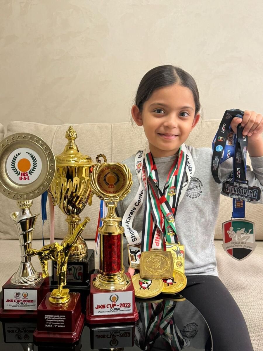 Bakın: Karate ve Kickboks'ta 11 Madalyası Olan 8 Yaşındaki Kızla Tanışın