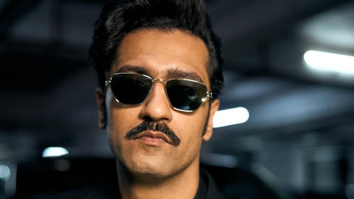 Vicky Kaushal Retro Bıyığı Sergiliyor