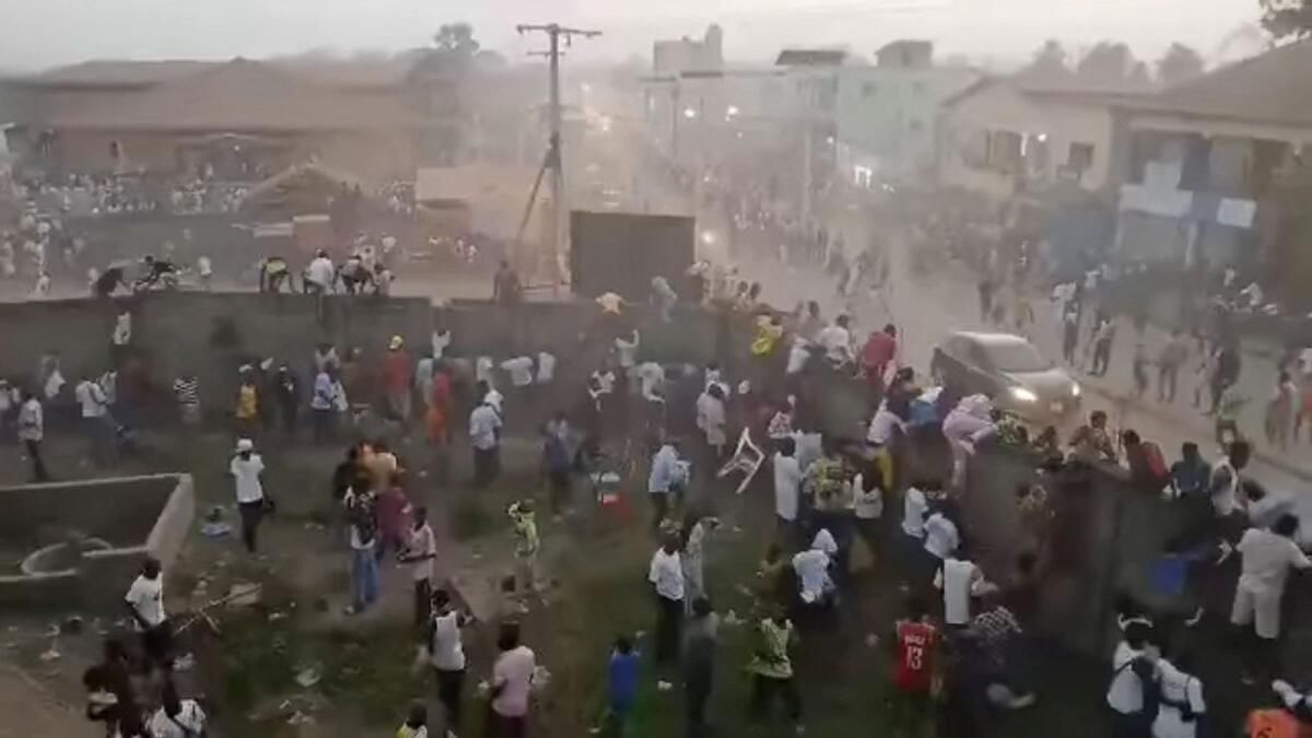Tartışmalı Hakem Kararının Ardından Gine Stadyumu'ndaki İzdihamda 56 Kişi Hayatını Kaybetti