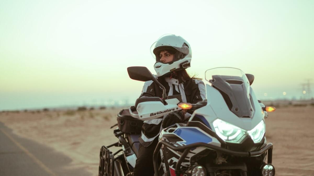 'Yolun Bir Ritmi Var': Emirlik Ralli Yarışçısı ve Motosiklet Bisikletçisi Nora Al Jassasi