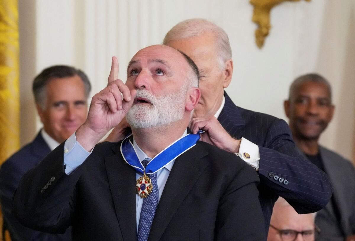 Trump, Biden Yönetiminin Atadığı 1000'den Fazla Kişiyi İşten Çıkaracak