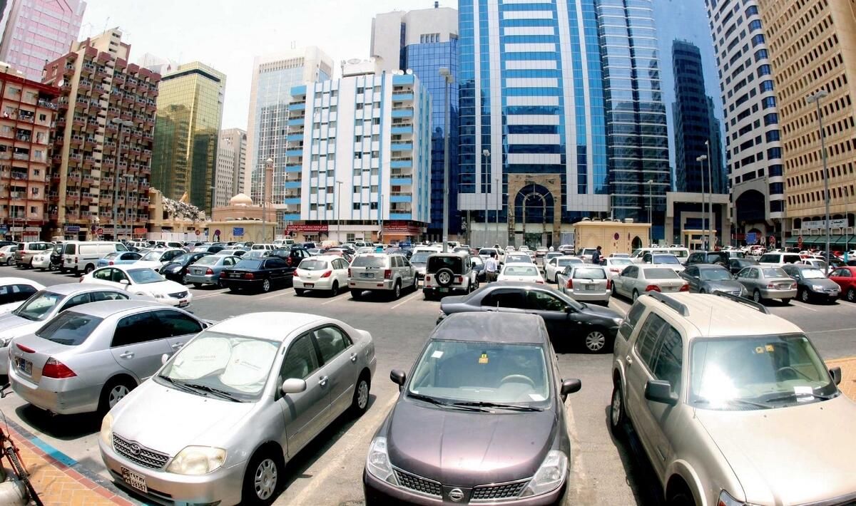 BAE: Sharjah'ın Kalba Şehrinde 1 Şubat'tan İtibaren Ücretli Otopark İlan Edildi