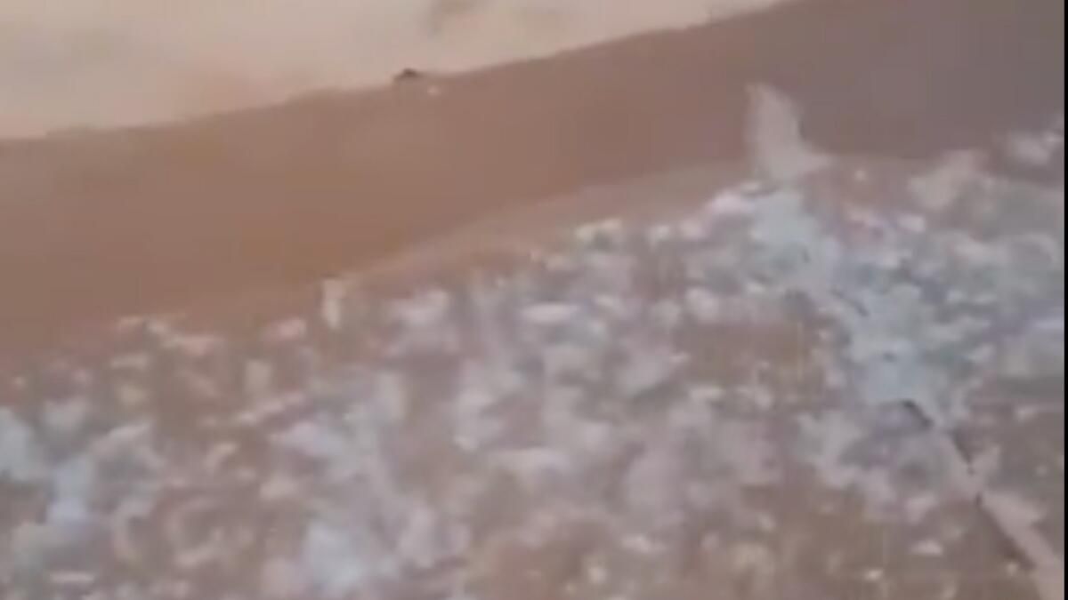 Bakın: BAE, Jebel Jais'te Sıcaklık 2,2 ° C'ye Düştüğünde Don ve Buz Kristalleri Görüyor
