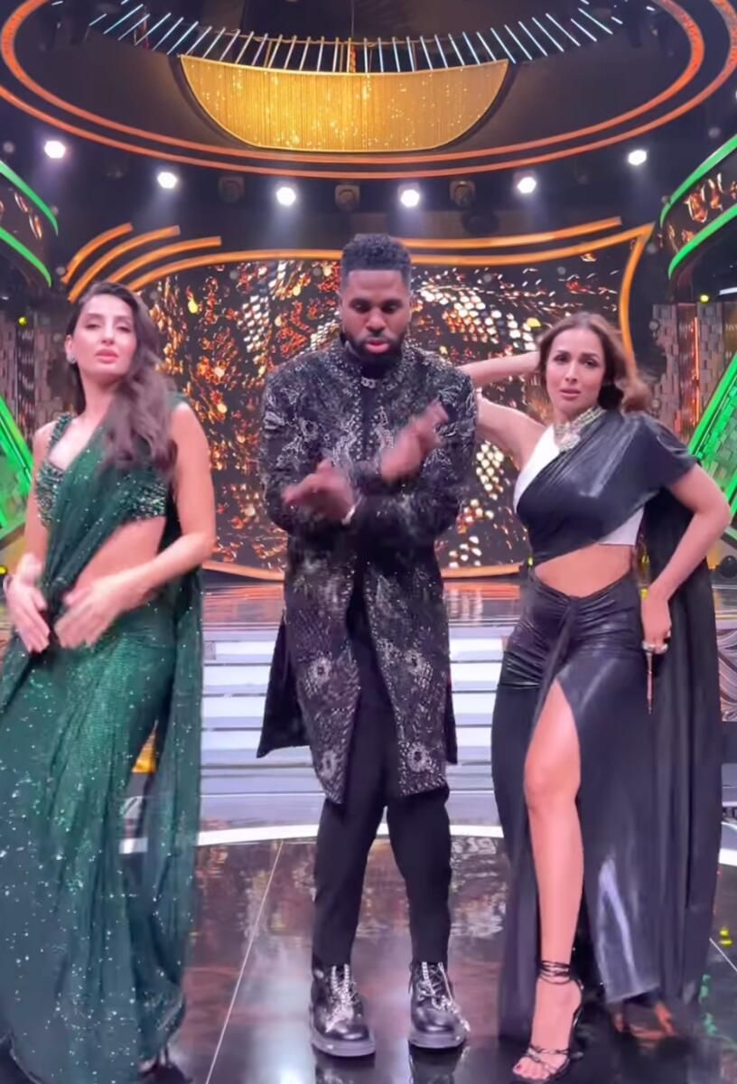 Bakın: Jason Derulo 'Chammak Challo', 'Up Wala Thumka' ile Dans Ediyor