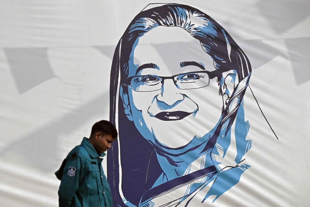 Bangladeş, Sürgün Edilen Hasina için ikinci Tutuklama Emri Çıkardı