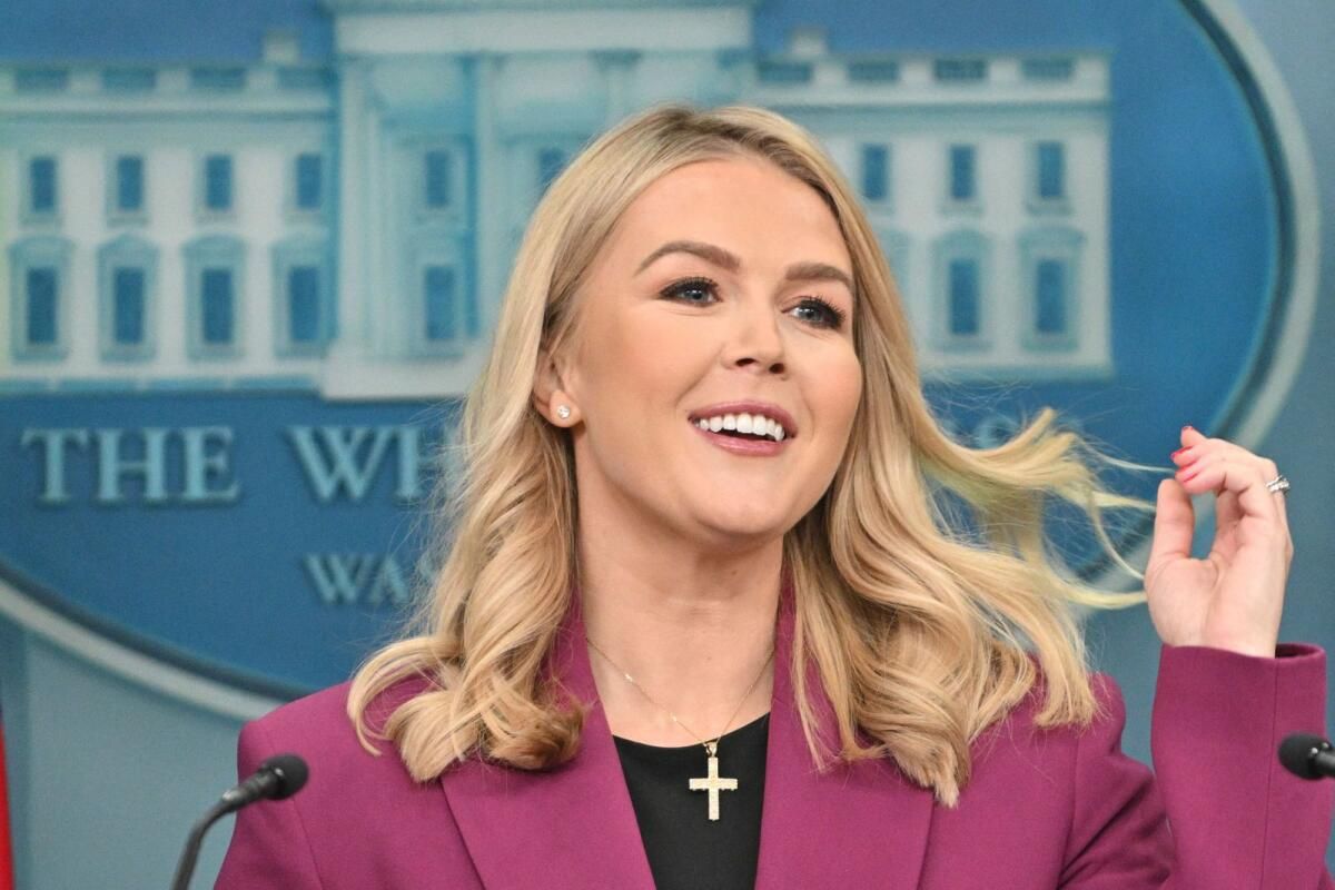Trump'ın 'Z Kuşağı' Basın Sekreteri Podyuma Çıktı
