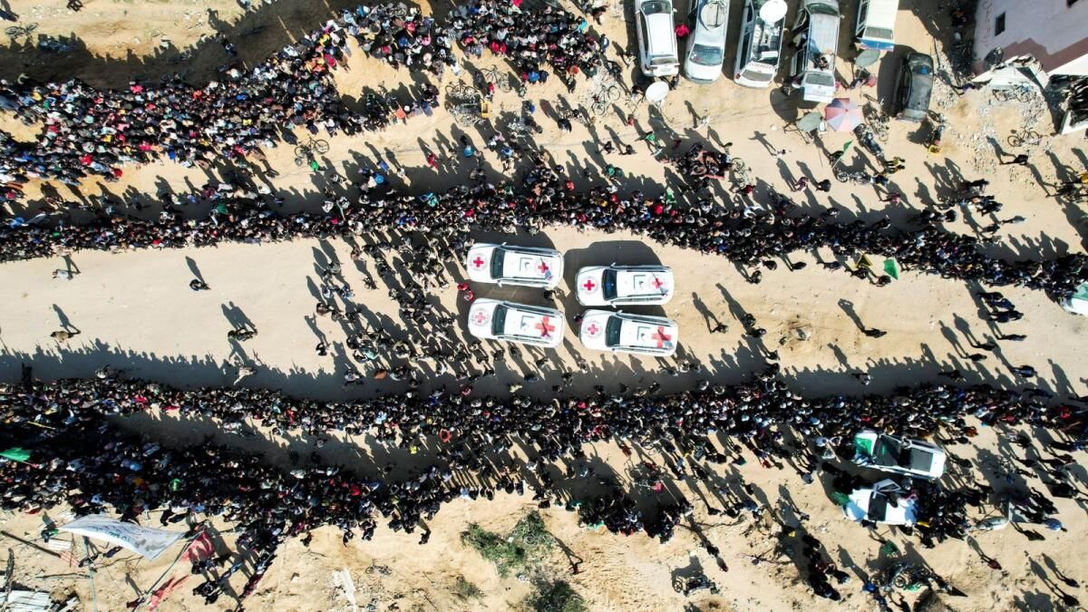 İsrail, Kaotik Rehine Tesliminden Sonra Mahkumun Serbest Bırakılmasını Erteledi