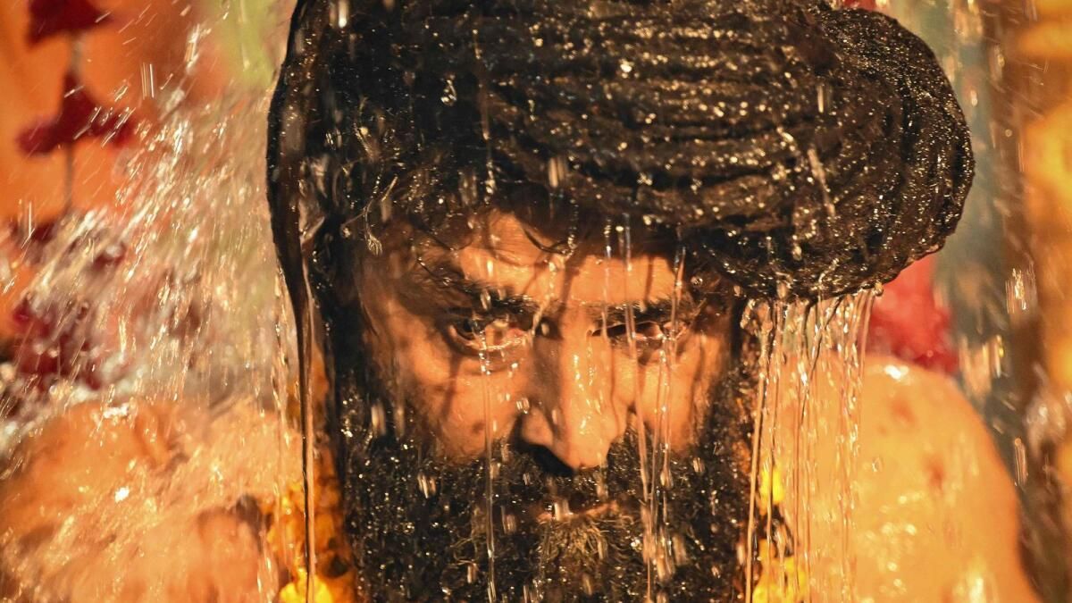 Hindistan'ın Dört Bir Yanından Hindu Hacıları Akarken Kumbh Mela'da Bir İnsanlık Denizi