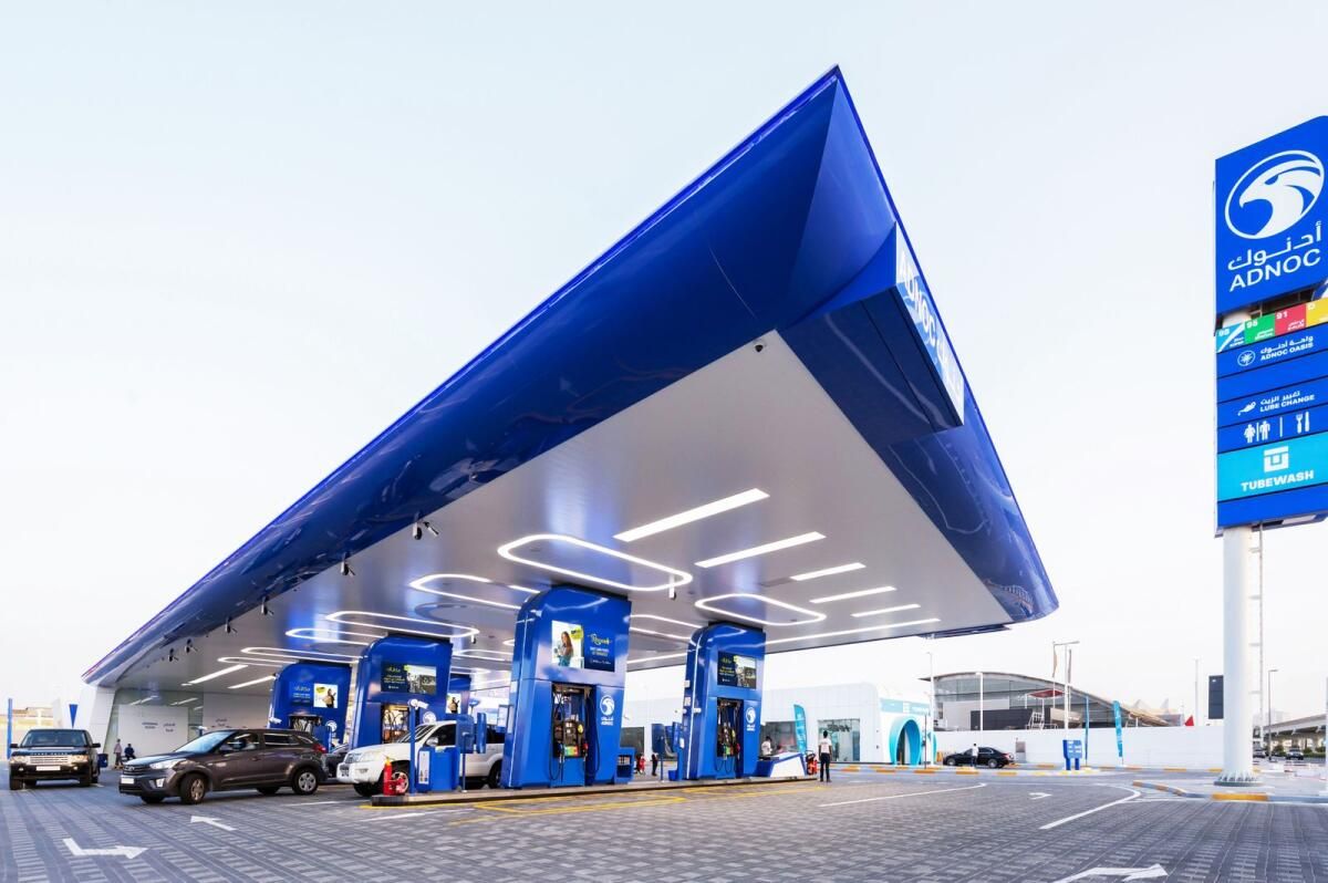 Birleşik Arap Emirlikleri: Petrol Fazlalığı Ortaya Çıktıkça Daha Düşük Petrol Fiyatları Devam Edecek
