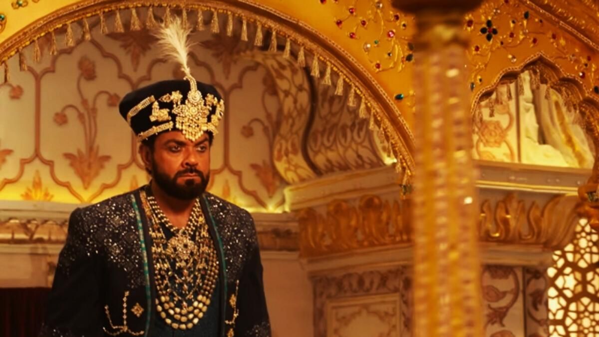Bobby Deol'un 'Hari Hara Veera Mallu'dan Yoğun Görünümüne Göz Atın