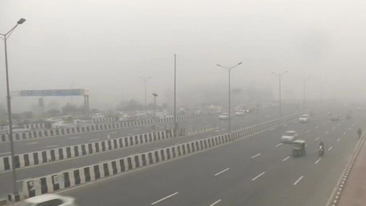 Delhi'de Sis Nedeniyle Uçuş Kesintileri; Kuzey Hindistan'da Soğuk Hava Dalgası Devam Ediyor