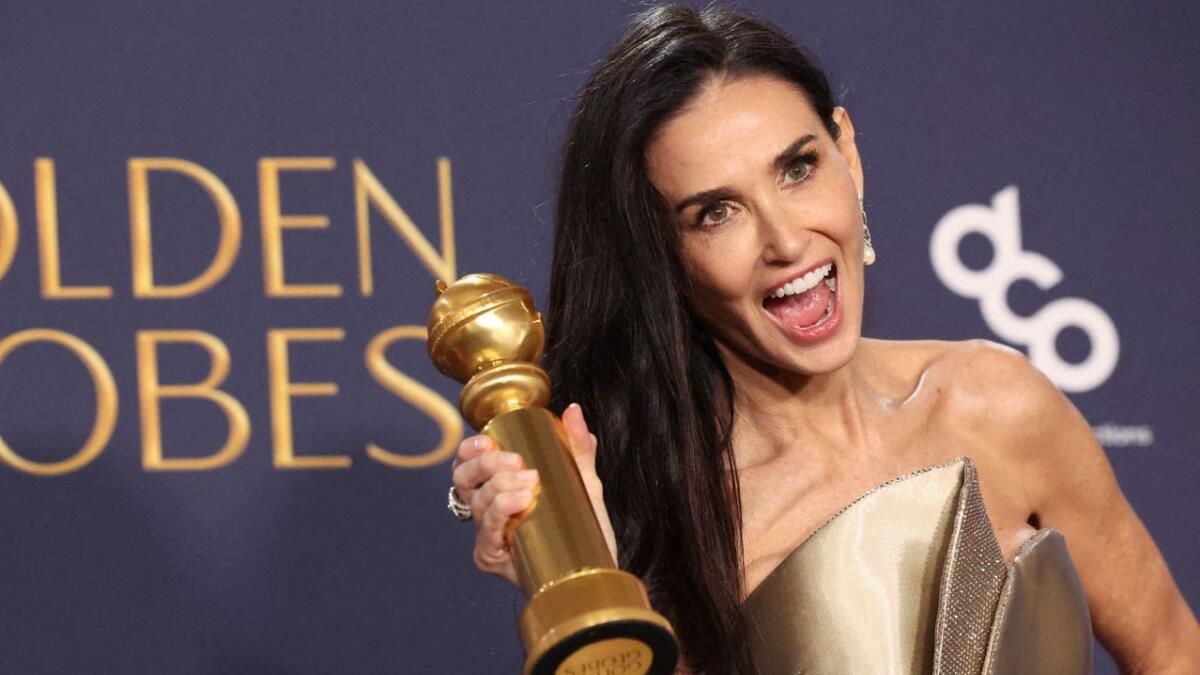 'Yaptı': Kızları İzci, Rumer Willis, Demi Moore'un Altın Küre'deki Galibiyetini Kutladı