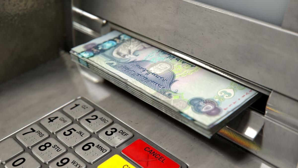 BAE: Ankete Göre, Sakinlerin Yarısı Kazandıklarından Daha Fazla Harcıyor