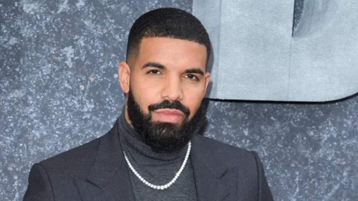 Drake Kendi Plak Şirketine Hakaret Davası Açtı
