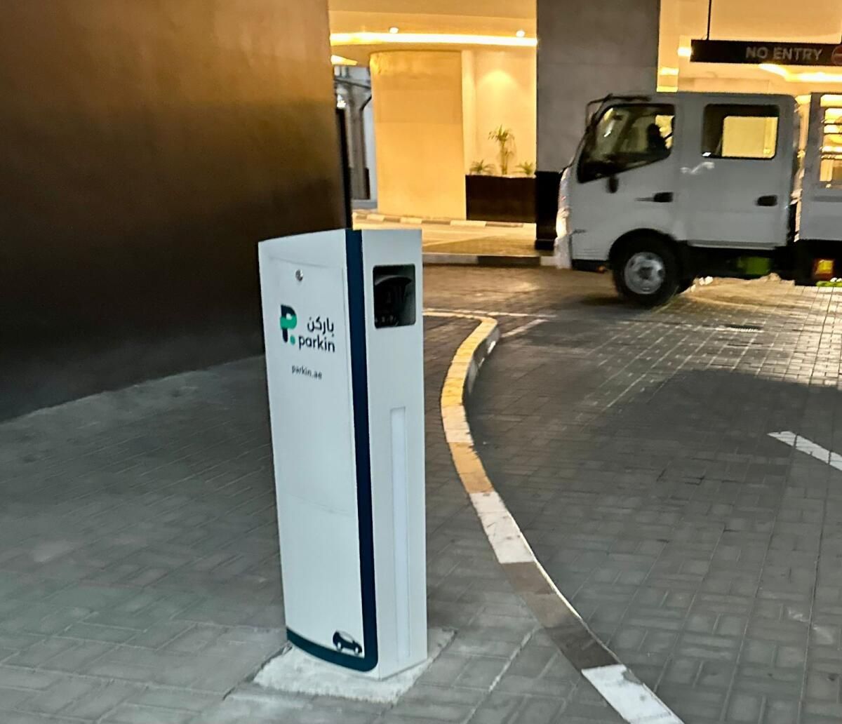 Dubai: Dh150, 3 Popüler Alışveriş Merkezi Engelsiz Sistemi Kullanıma Sunarken Ücretsiz Otopark için Para Cezası