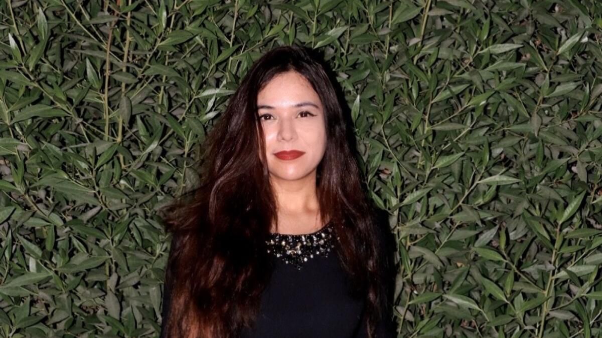 Dubai: Hintli Gurbetçi Zara Kennedy, 23 yaşında Ailenin Tek Geçimini Sağlayan Kişi Olarak Nasıl Geziniyor?