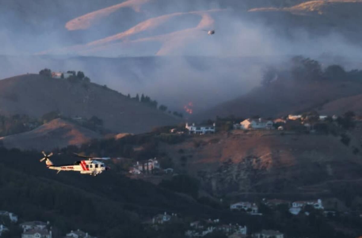 İtfaiye Şefi, Yasadışı İnsansız Hava Aracının Los Angeles İtfaiye Uçağında 'Yumruk Büyüklüğünde' Bir Delik Bıraktığını Söyledi