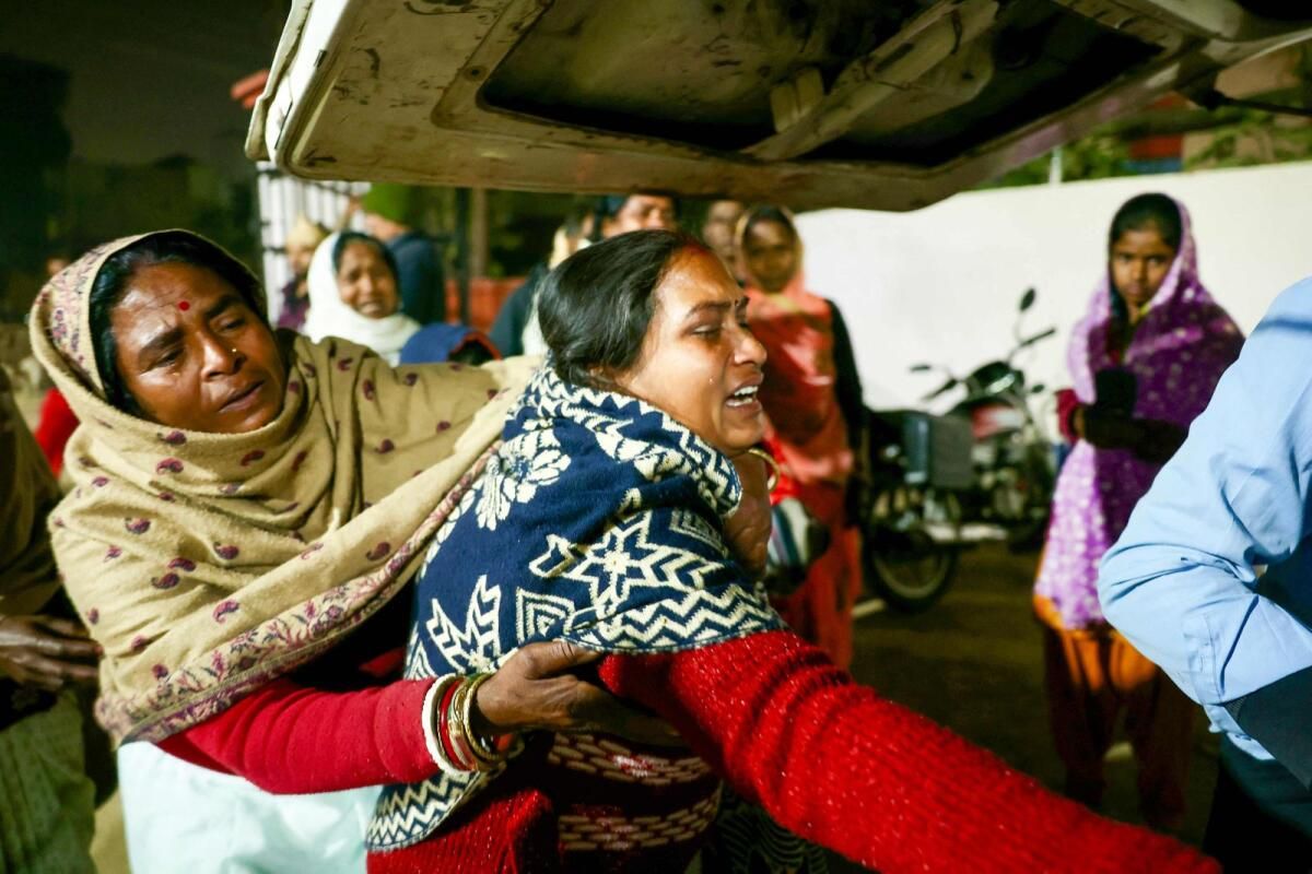 BAE, Kumbh Mela Sırasında Onlarca Kişinin Ölümüne Neden Olan Ölümcül İzdiham Nedeniyle Hindistan'a Başsağlığı Diledi