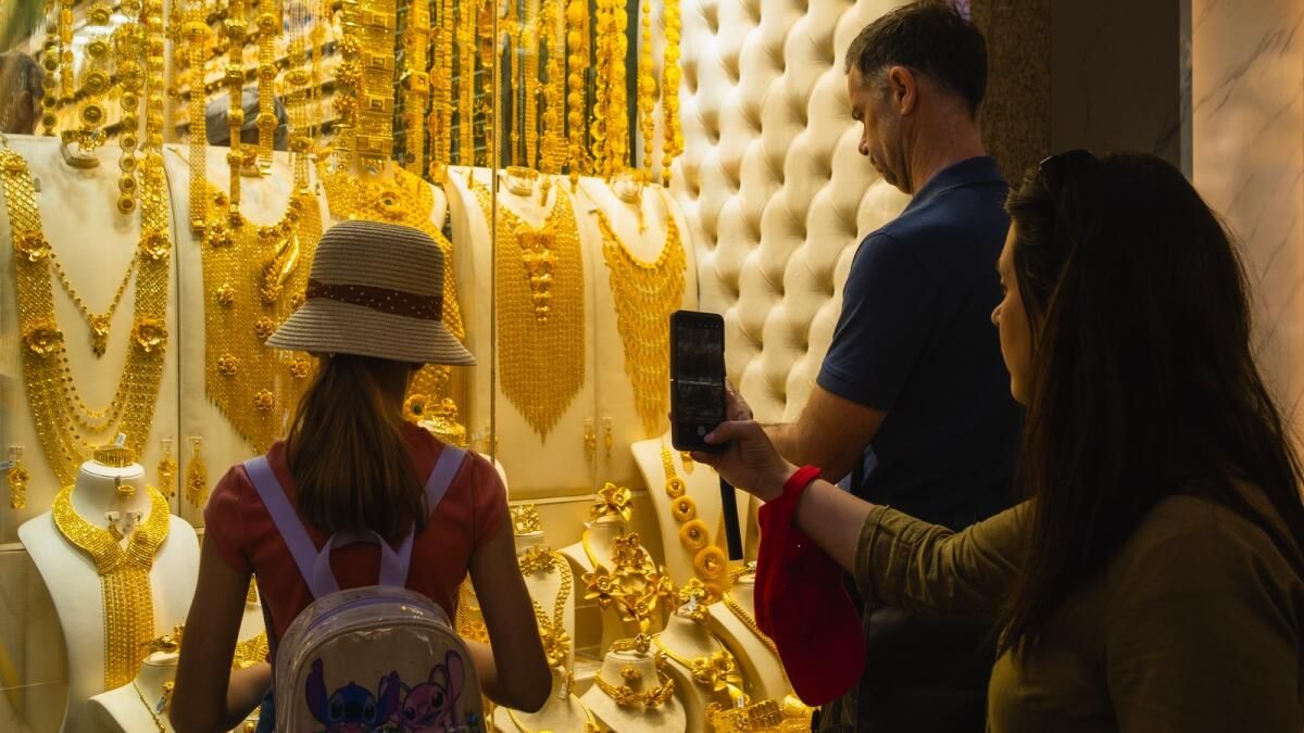 Dubai: Altın Fiyatları Erken Ticarette Düştü Ancak Daha Yüksek Tarafta Kaldı