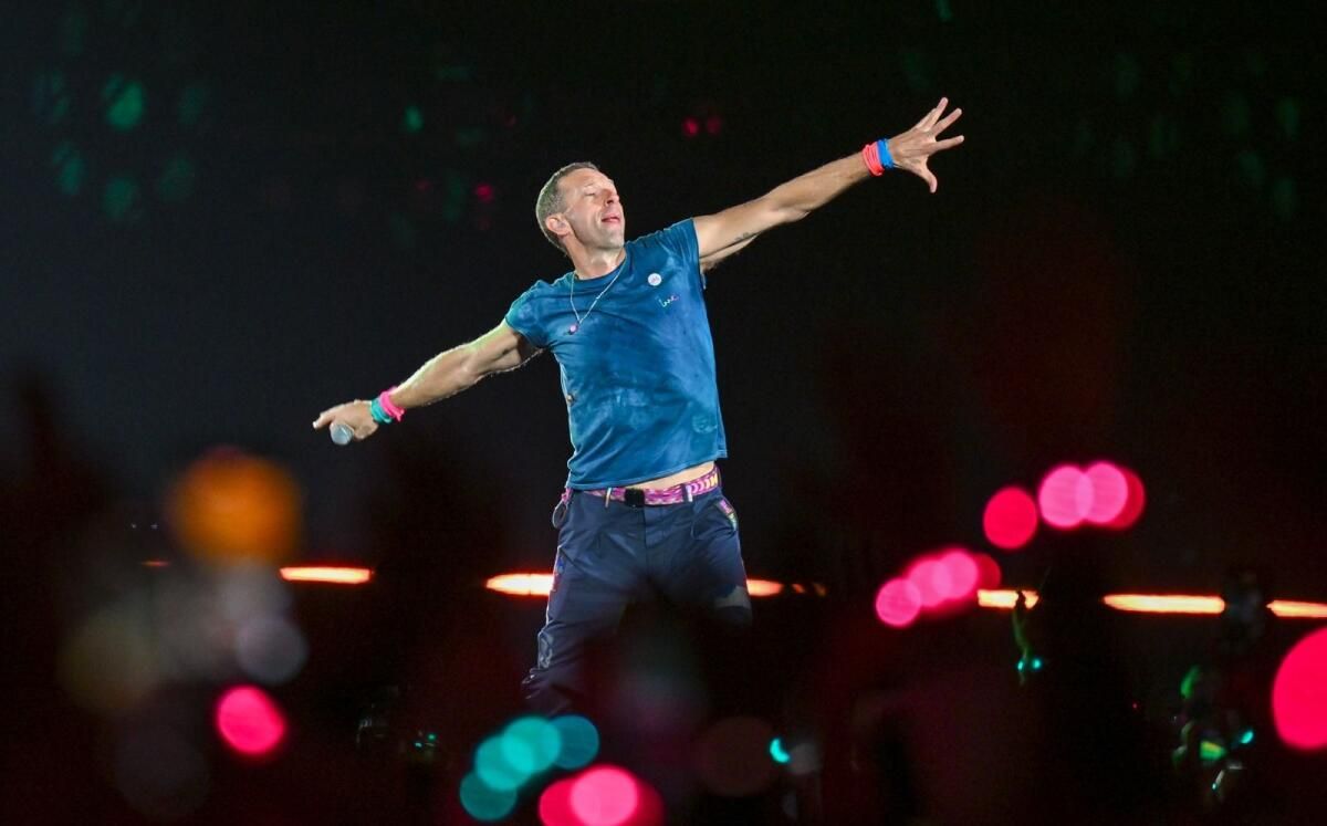 BAE: Bazı Taraftarlar Abu Dabi'de Coldplay'i İzlemek için Yurtdışından Seyahat Ederek 3.600 Dh'nin Üzerinde Harcama Yapıyor
