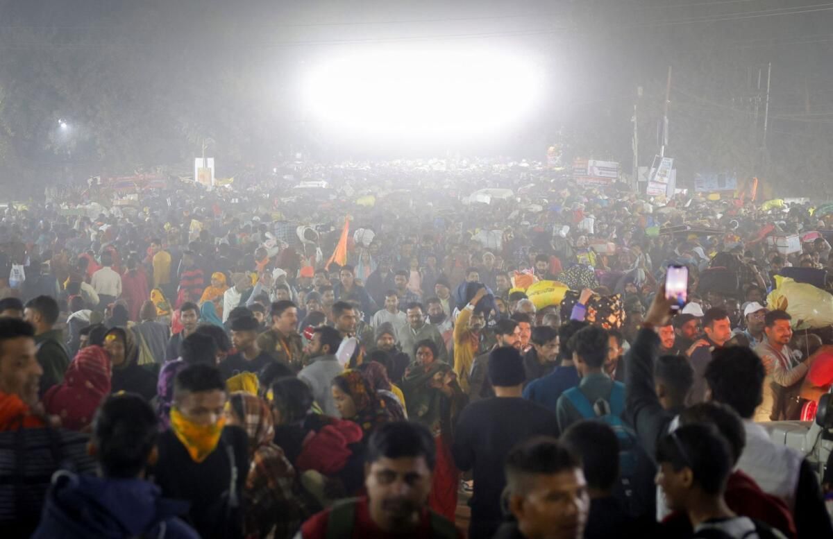 Hindistan: Dünyanın En Büyük Dini Buluşması Kumbh Mela'da İzdihamda 15 Ölü