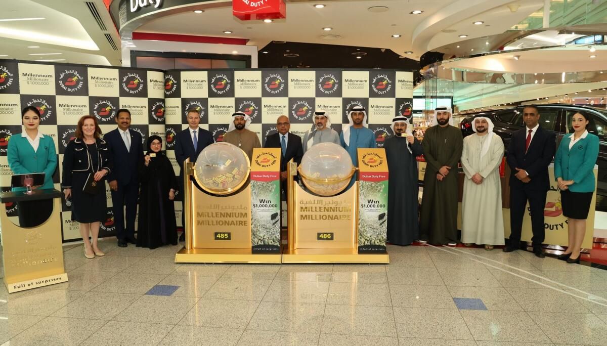 BAE: 1 Milyon Dolar Kazanan Bu Adamı Tanıyor Musunuz? Dubai Duty Free Onu Arıyor