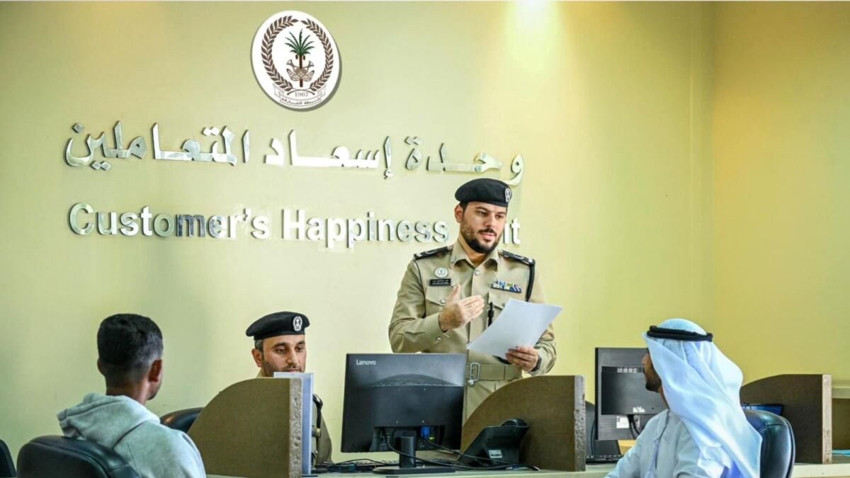 Birleşik Arap Emirlikleri: Sharjah Polisi, Mali Anlaşmazlıklara Karışan Bireylere 33 Milyon Dh'nin İade Edilmesine Yardım Ediyor