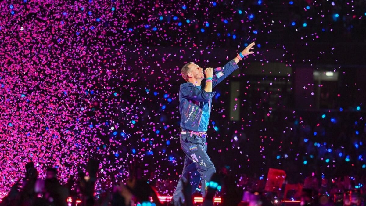 Havai Fişekler, Çığlık Atan Hayranlar: Coldplay ilk Gişe Gösterisinde Abu Dabi'yi Nasıl Büyüledi