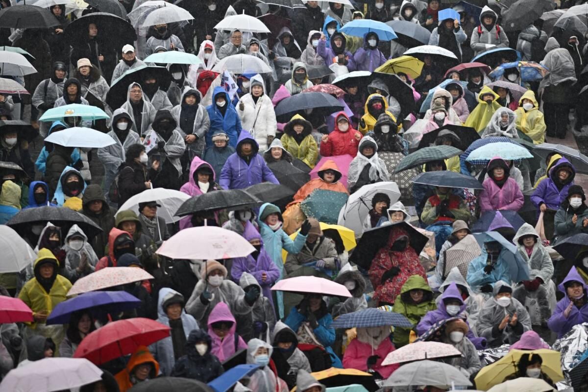 Güney Koreliler, Yoon'un Tutuklanma Tarihi Yaklaşırken Karda Protesto Etti