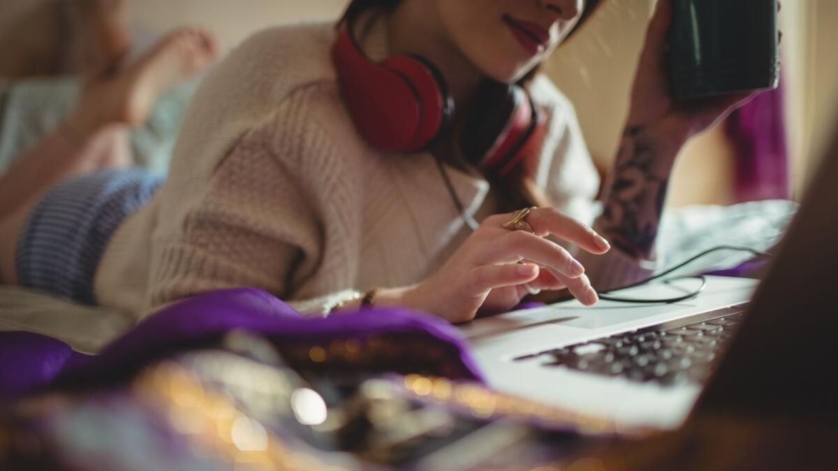 BAE: Gen-Z Neden Tiktok için Ders Kitaplarından Vazgeçiyor
