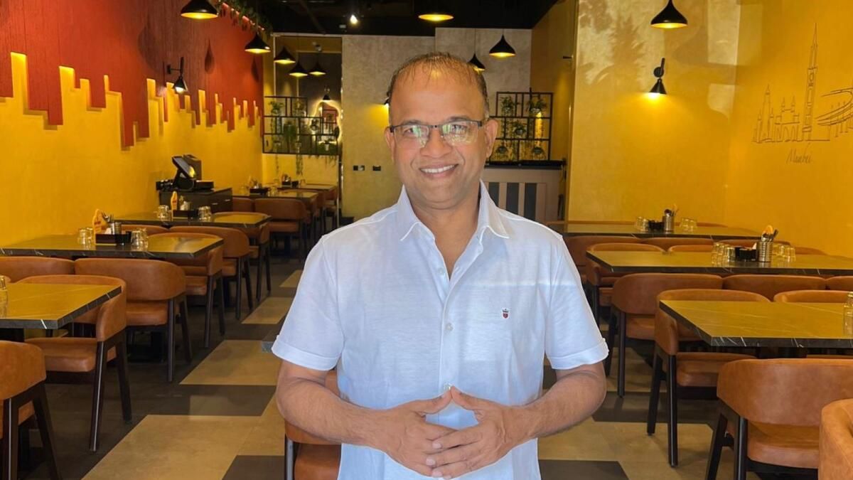 Kardeşler Dubai'deki ikonik Hint Lokantasını Canlandırıyor, Babasının Mirasını Sürdürmeyi Umuyor