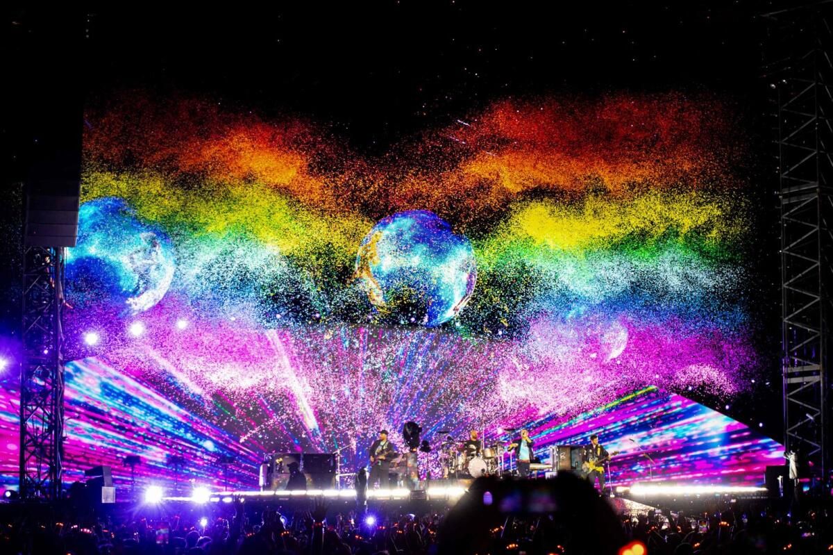 Abu Dabi'deki Coldplay Konseri, Otel Fiyatlarındaki Artışa Neden Oldu; Odalar Bu Hafta Sonu Tamamen Rezerve Edildi