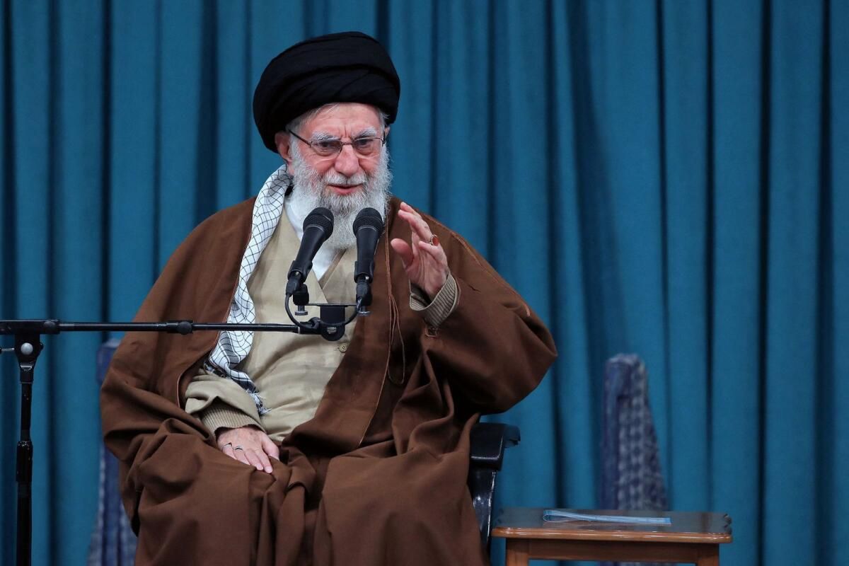 İran, Fransız Kentinin Yüce Lider Ayetullah Hamaney'in 'Hakaret Eden' Posterini Kınadı