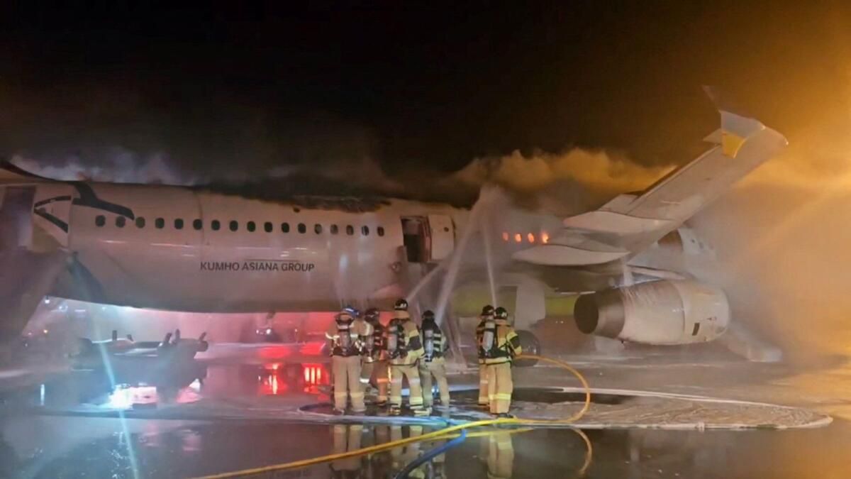 Air Busan Airbus Uçağı Güney Kore'nin Busan Havaalanında Alev Aldı