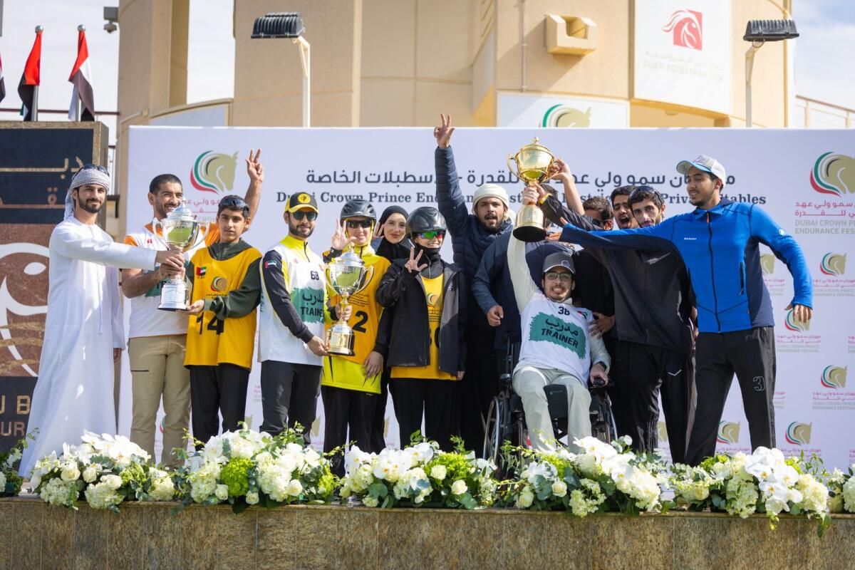 Al Qubaisi ve Zabeel Ahırları için Parkta Piknik